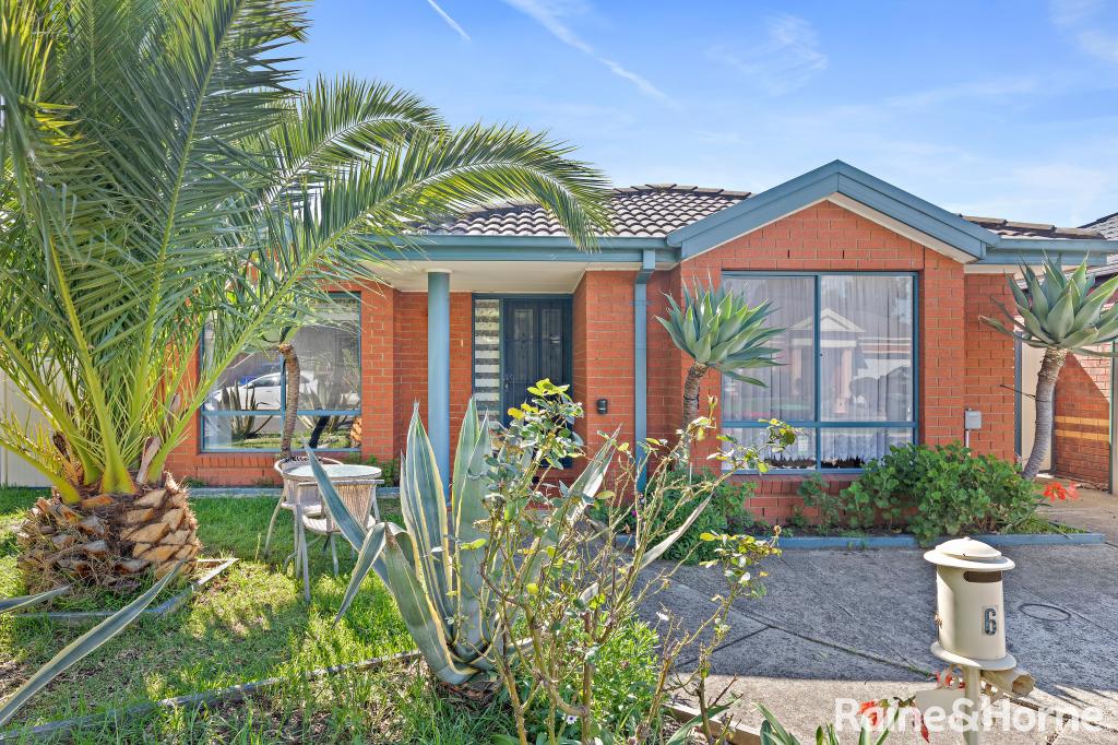 6 Lachlan Cres, Roxburgh Park, VIC 3064