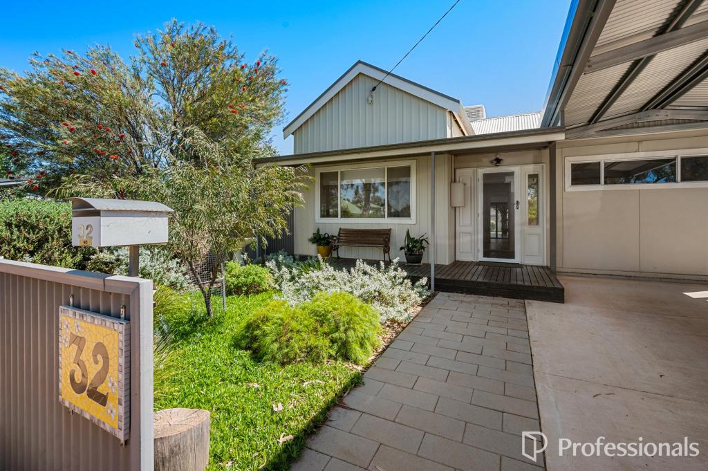 32 CAMPBELL ST, LAMINGTON, WA 6430