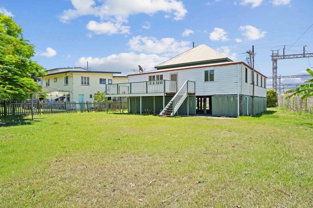 1 Pier St, South Gladstone, QLD 4680