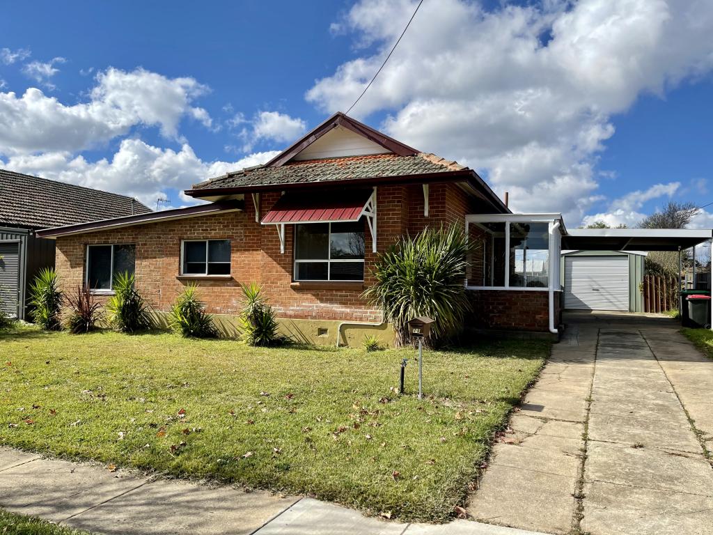 11 Buffalo Cres S, Goulburn, NSW 2580