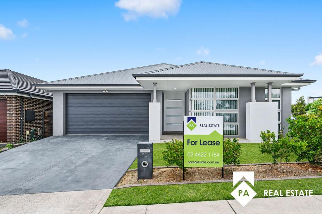 30 WILLIAMSON ST, ORAN PARK, NSW 2570