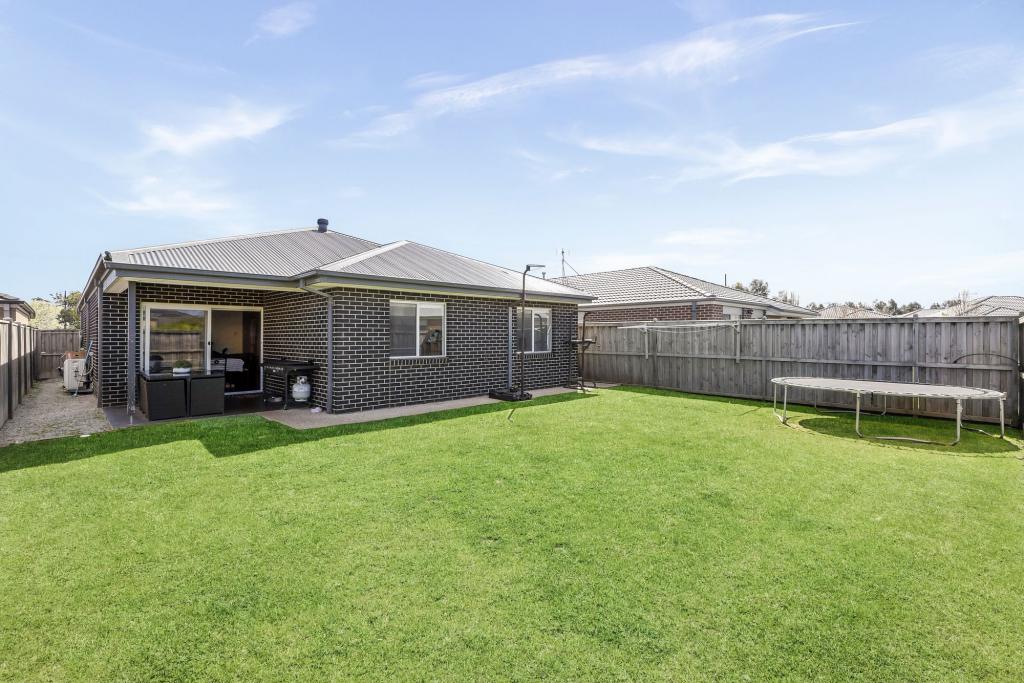 23 Bramley Ave, Charlemont, VIC 3217