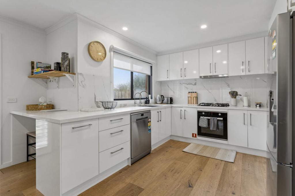 14 Walpole Ave, Rosebud, VIC 3939