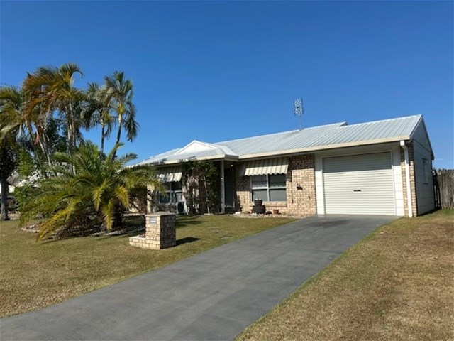 4 EDINBURGH PL, BEACONSFIELD, QLD 4740