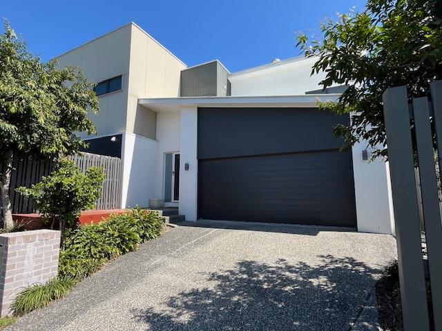 1/5 Olearia St, Coomera, QLD 4209