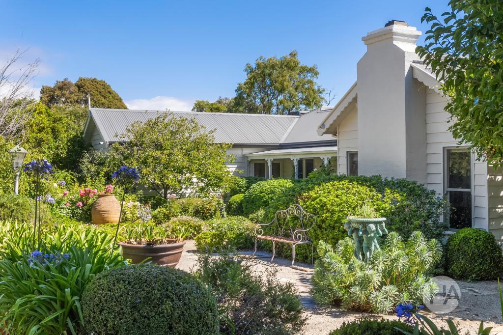 6 Thornton Rd, Mount Eliza, VIC 3930