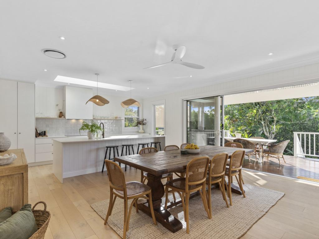 30 Tenth Ave, Sandgate, QLD 4017