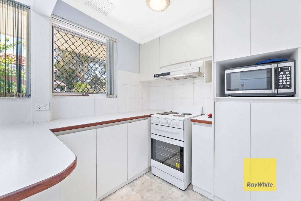 6 Charlton Pl, Thornlie, WA 6108