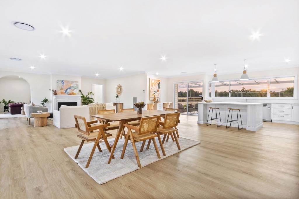 9 Bell Gum Pl, Lake Albert, NSW 2650