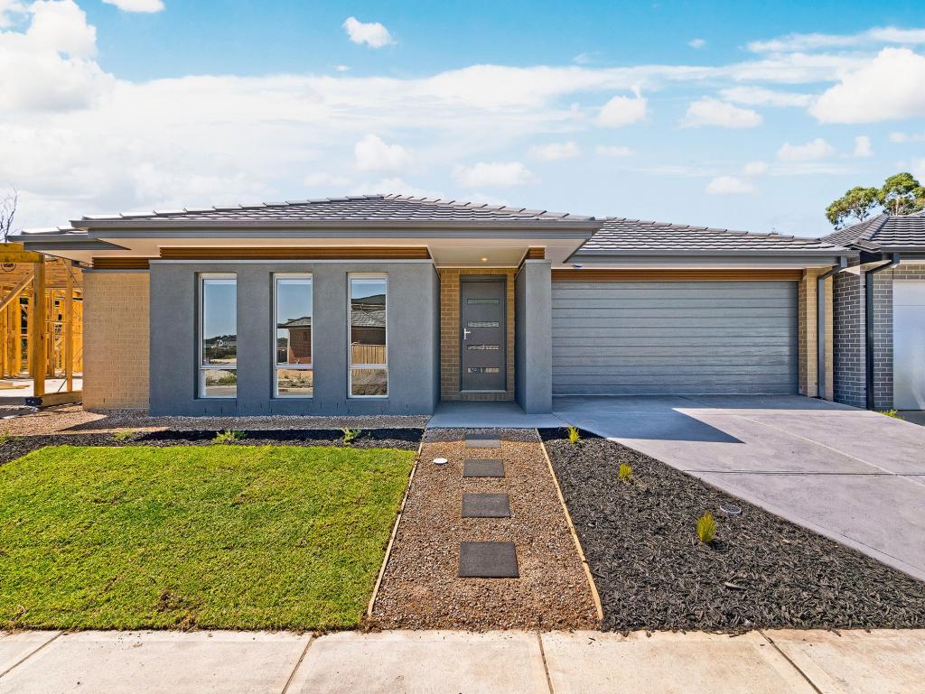 32 Magnolia Rd, Junction Village, VIC 3977