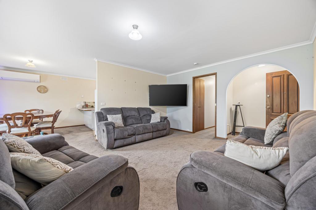 140 YARROWEE ST, SEBASTOPOL, VIC 3356