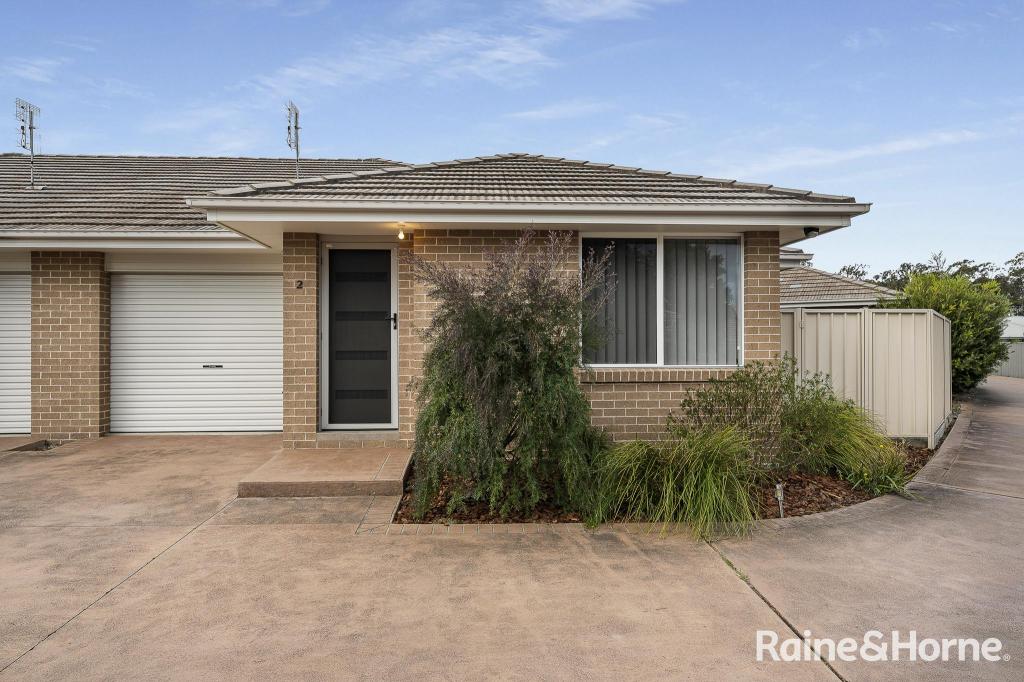2/14 HANOVER CL, SOUTH NOWRA, NSW 2541