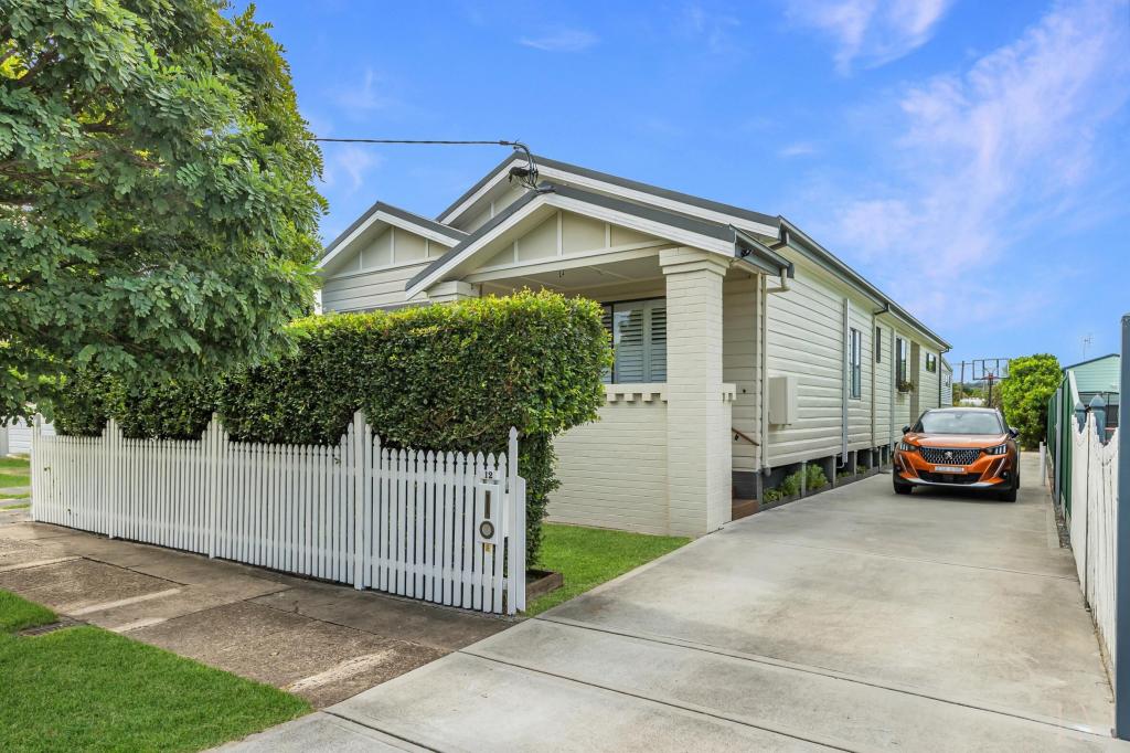 12 ST GEORGES RD, NEW LAMBTON, NSW 2305