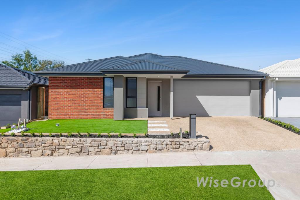 42 Langer Cct, Cranbourne, VIC 3977