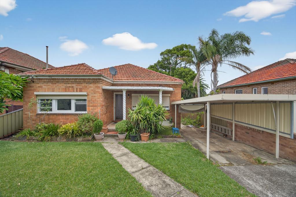 22 WARREN PDE, PUNCHBOWL, NSW 2196