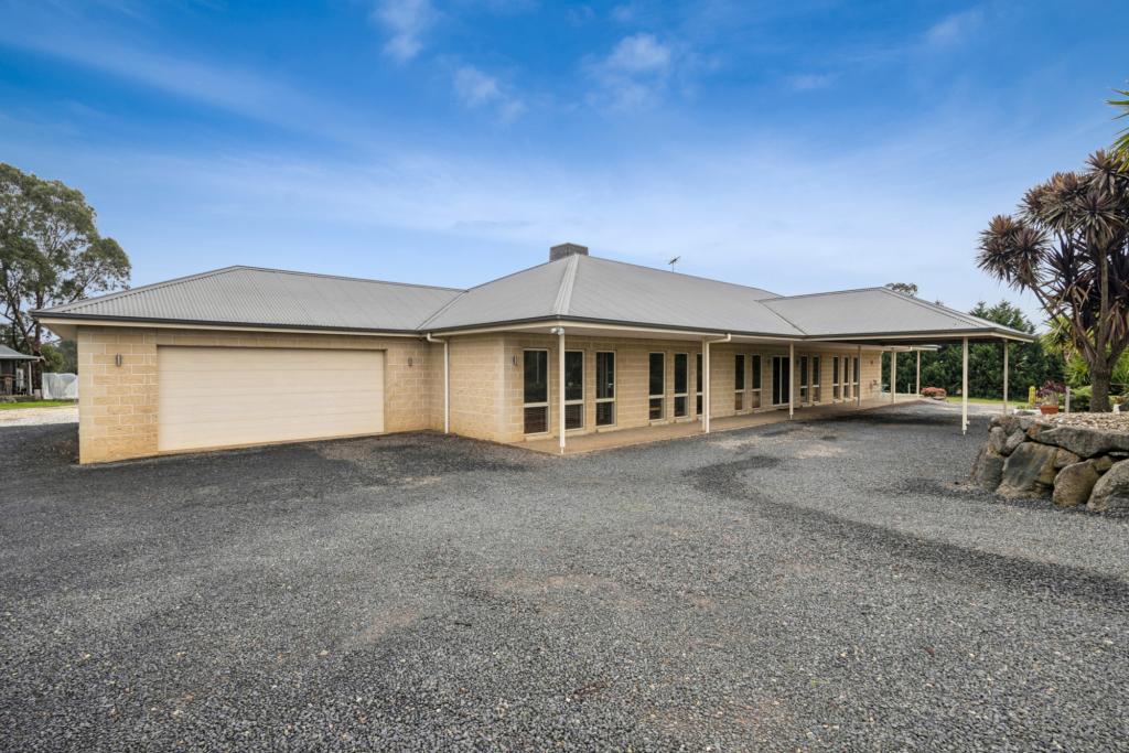 17 Mathiesons Rd, Wandong, VIC 3758