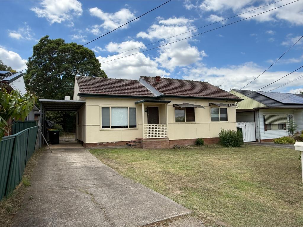 17 MOUNTVIEW AVE, DOONSIDE, NSW 2767