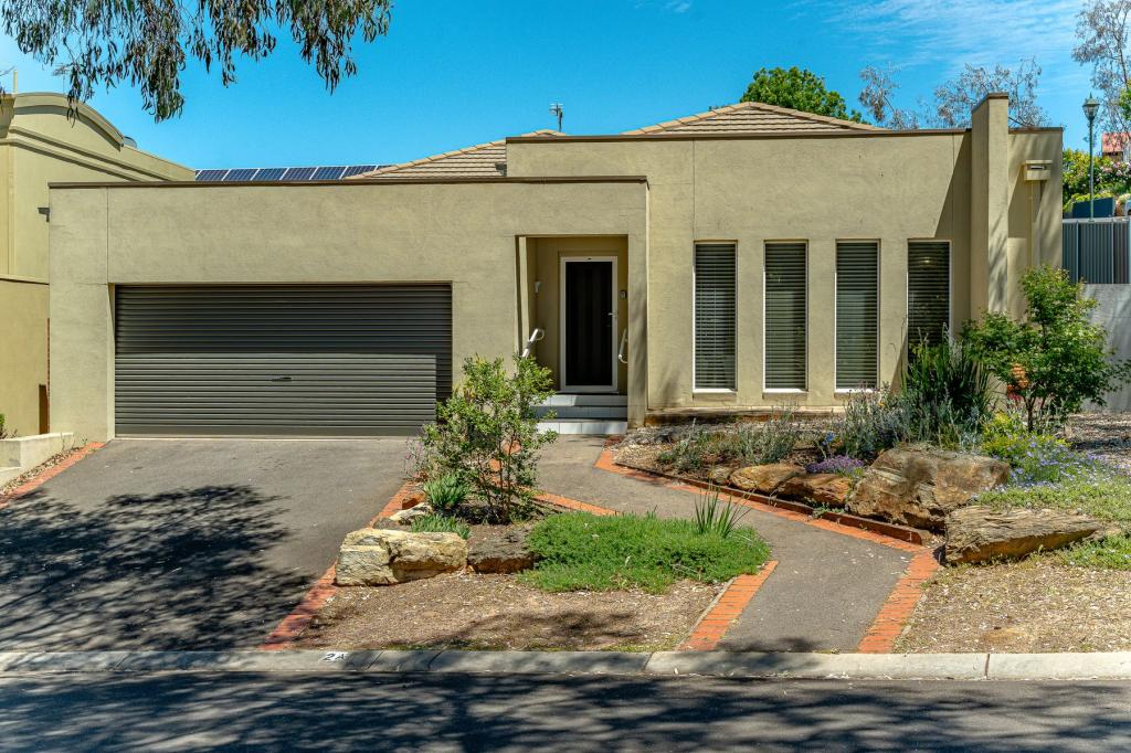 2a Lakewood Dr, Kennington, VIC 3550