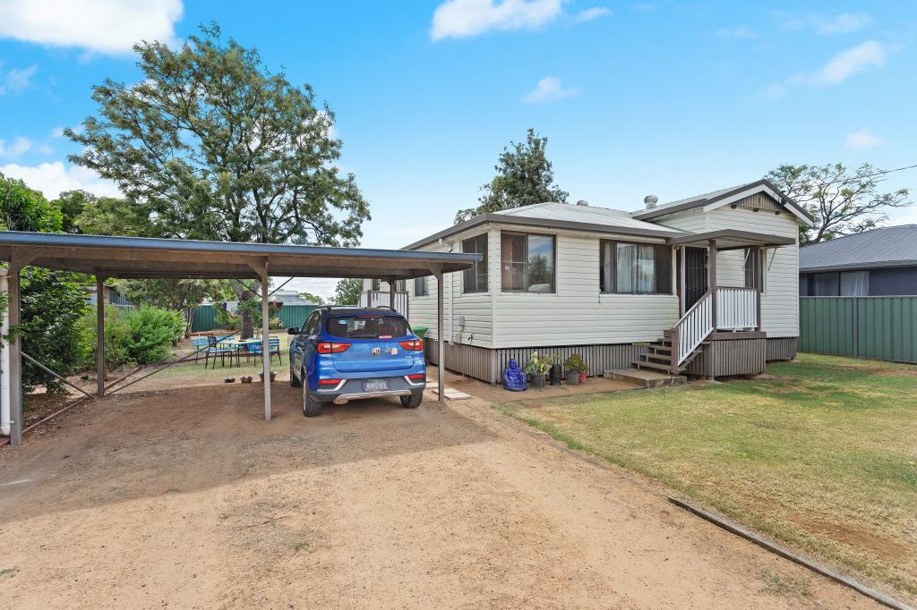 42 Cory St, Oakey, QLD 4401