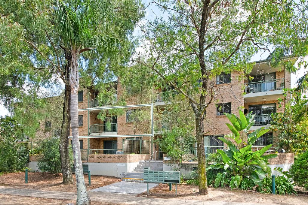 10/16 Frank Oliveri Dr, Chipping Norton, NSW 2170