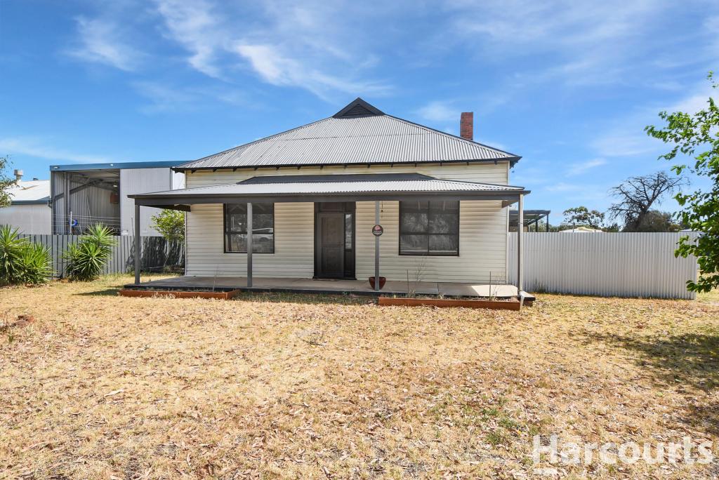 30 KELSALL ST, WARRACKNABEAL, VIC 3393