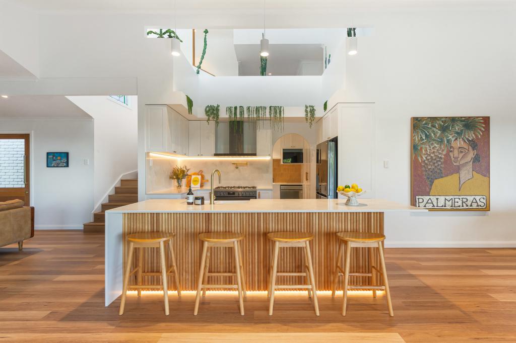 5 Coogee Ct, Elanora, QLD 4221