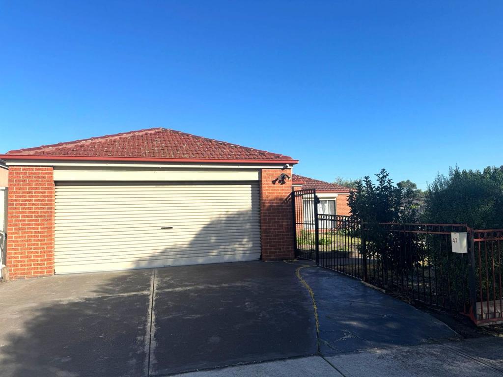 47 Monahans Rd, Cranbourne West, VIC 3977