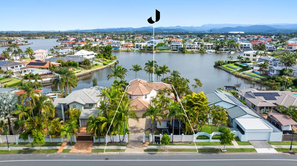 72 Santa Cruz Bvd, Clear Island Waters, QLD 4226