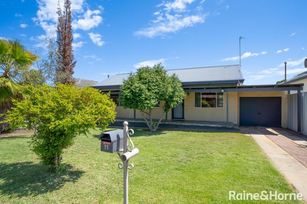 11 Killara Ave, Mount Austin, NSW 2650