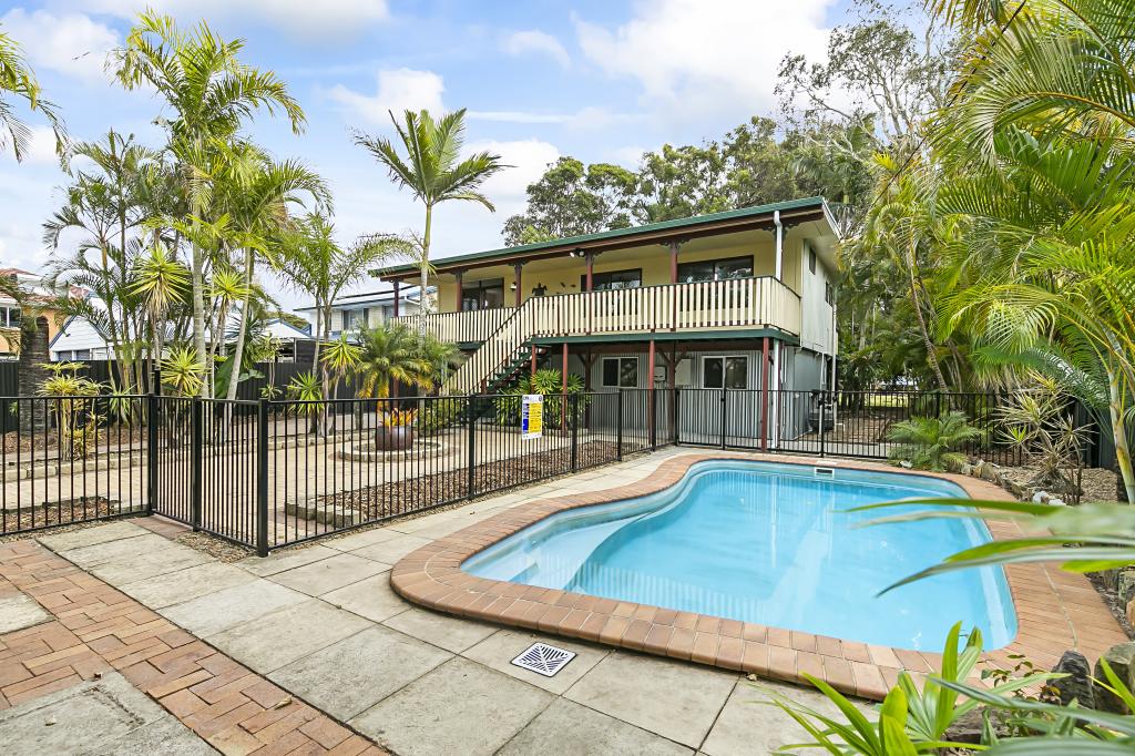 120 Bishop Rd, Beachmere, QLD 4510