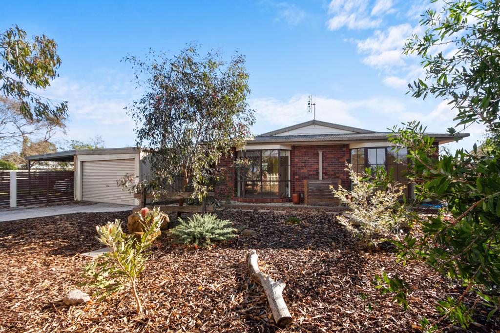 12 Yvette Cl, Sale, VIC 3850