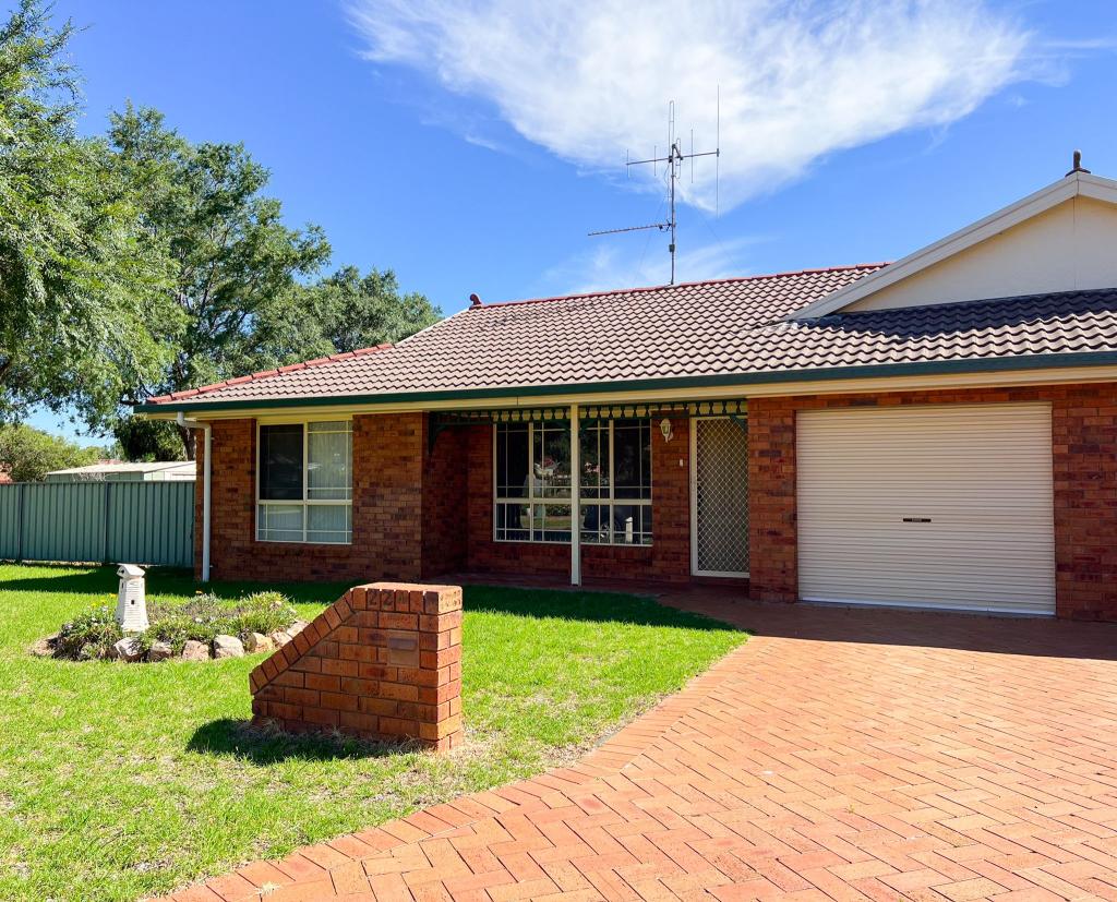 22a Angeleish Ave, Parkes, NSW 2870