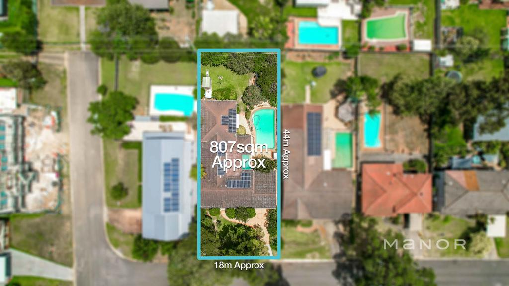 4 ROBINSON PL, BAULKHAM HILLS, NSW 2153