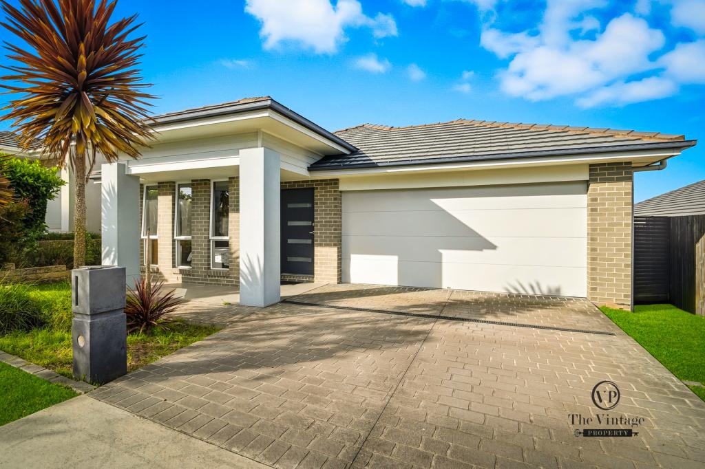 8 Ryder Ave, Oran Park, NSW 2570