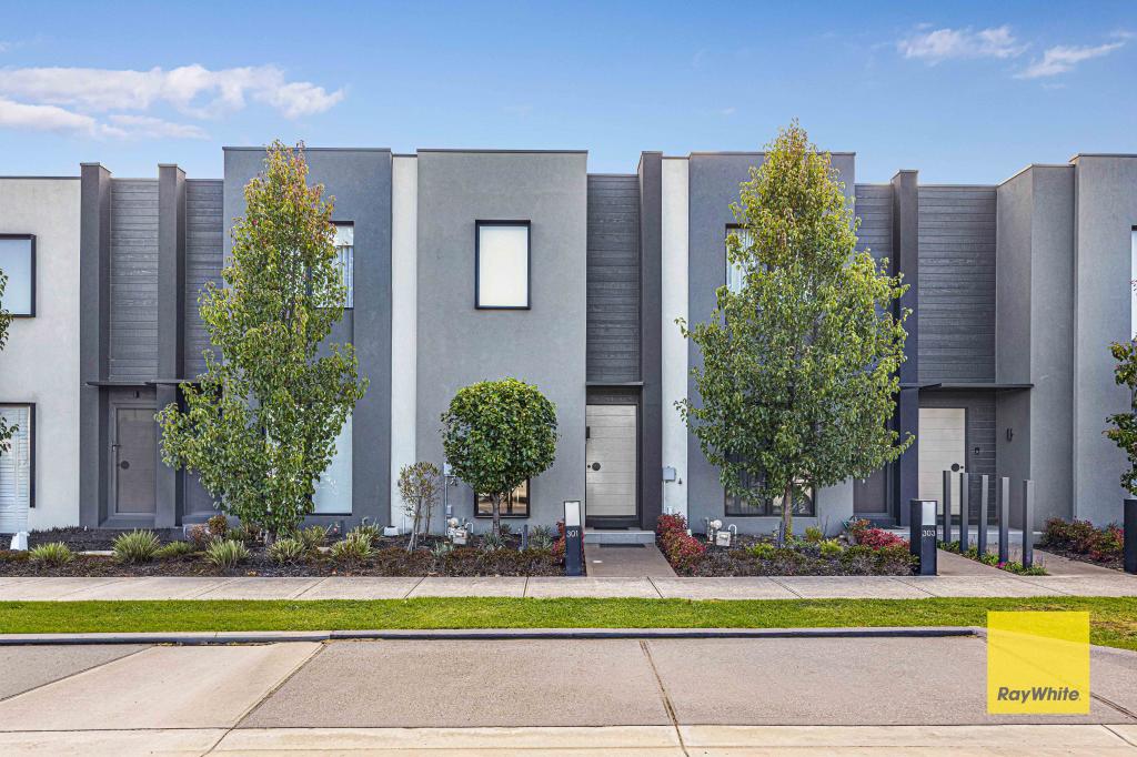 301 Waterhaven Bvd, Point Cook, VIC 3030
