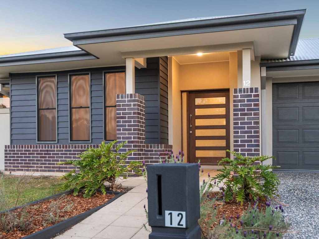 12 Rivergum Dr, Eatons Hill, QLD 4037