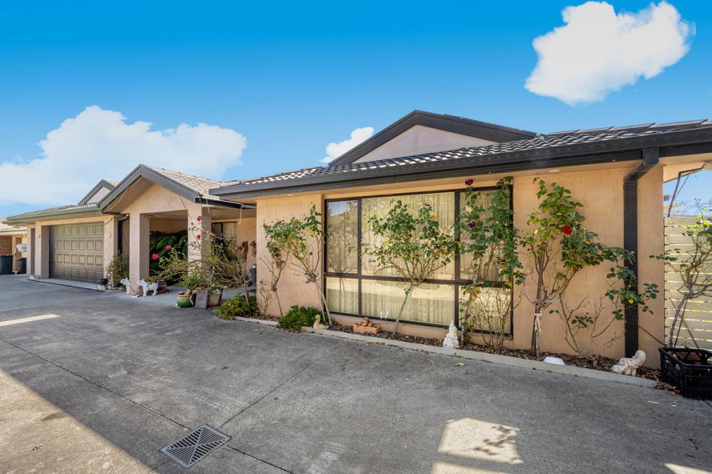 25 Henry Sutton Cct, Dunlop, ACT 2615