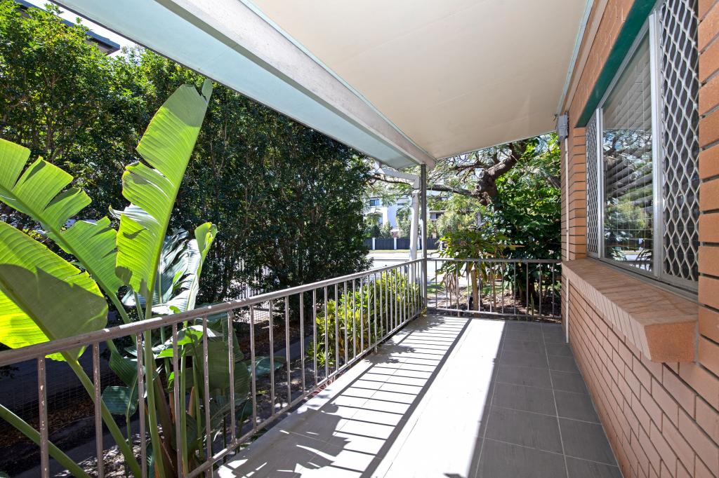 1/158 Frank St, Labrador, QLD 4215