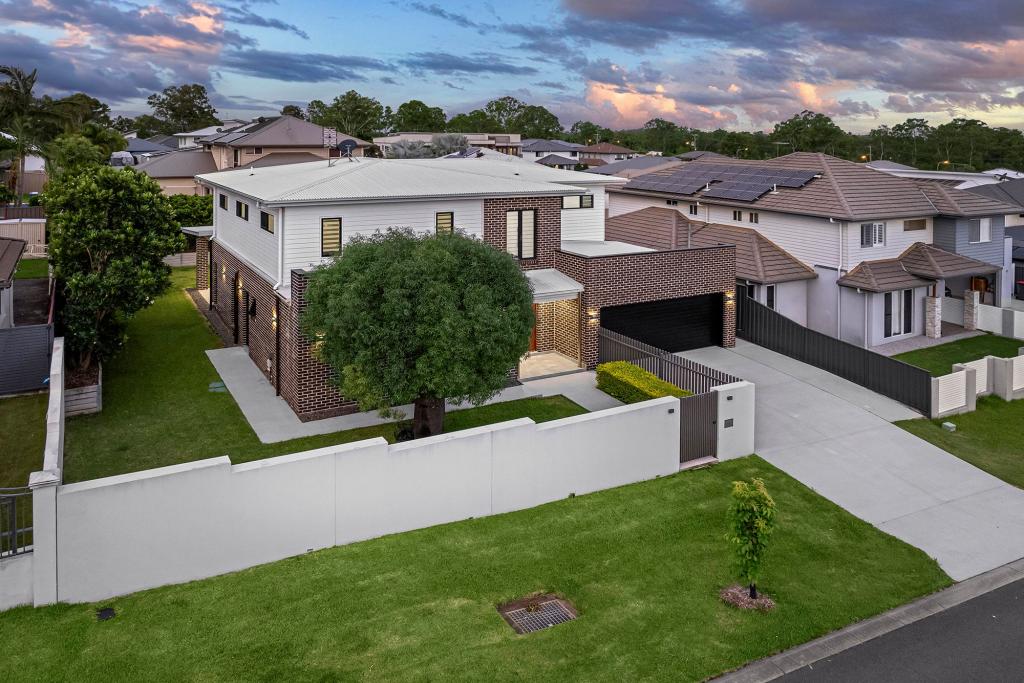 15 CASSIA ST, BRIDGEMAN DOWNS, QLD 4035