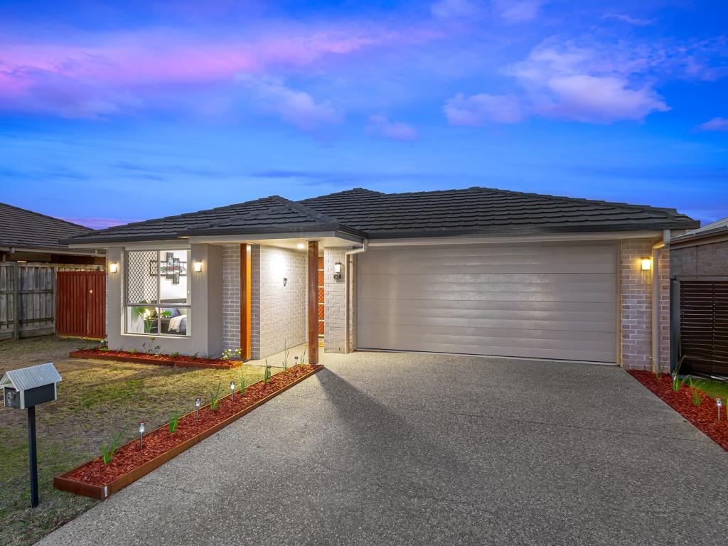 67 Parkway Cres, Caboolture, QLD 4510