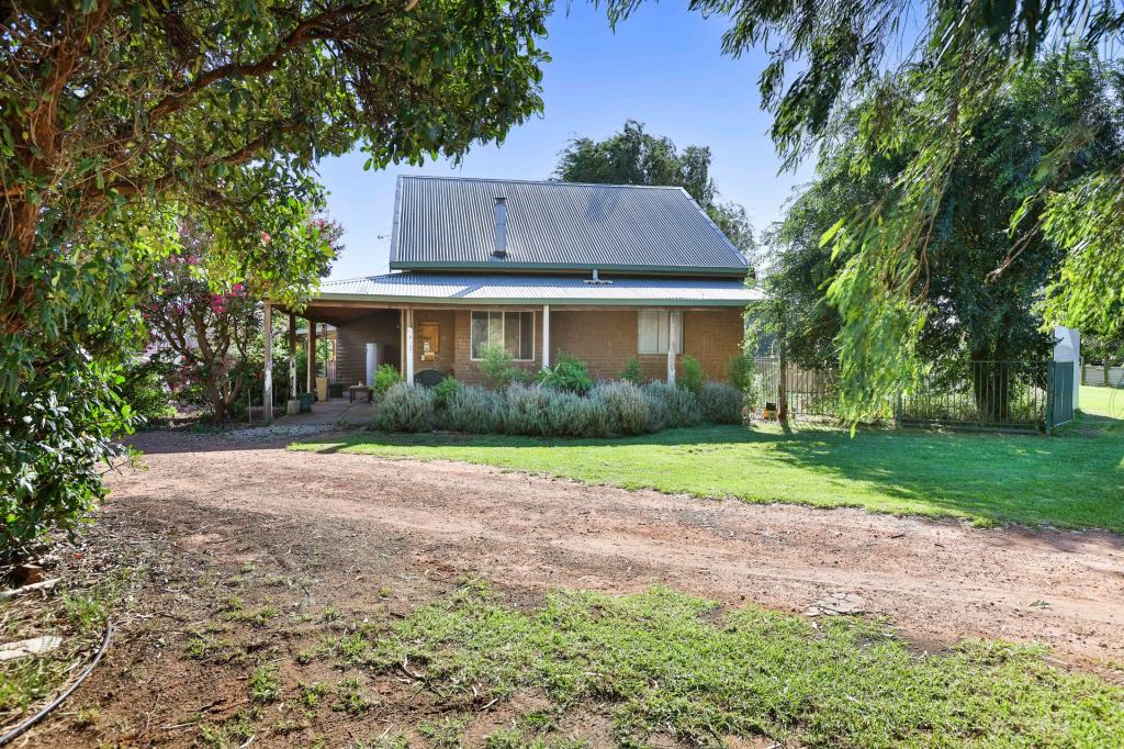 196 Mena Rd, Birdwoodton, VIC 3505