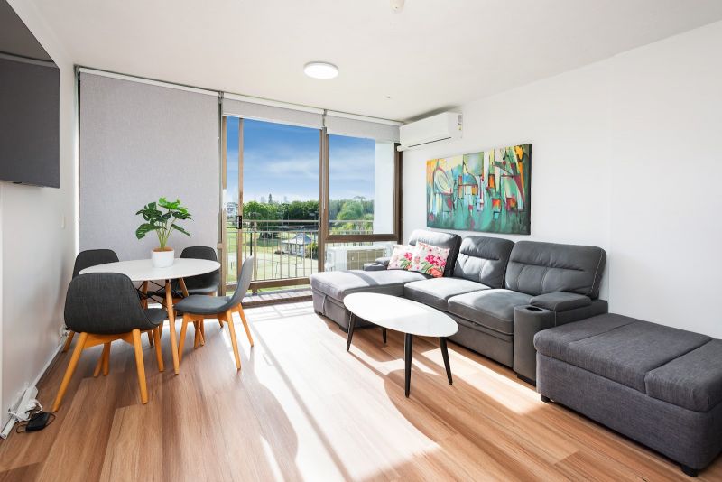 19/11 Fairway Dr, Clear Island Waters, QLD 4226