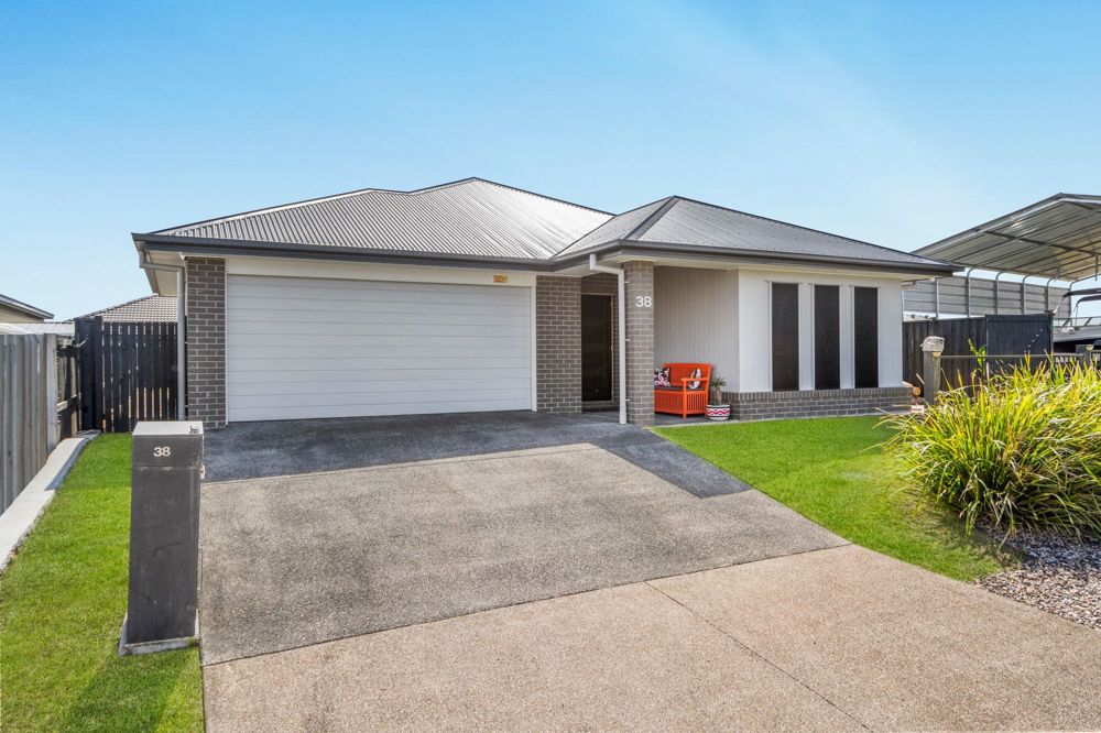 38 Finch Cct, Flagstone, QLD 4280