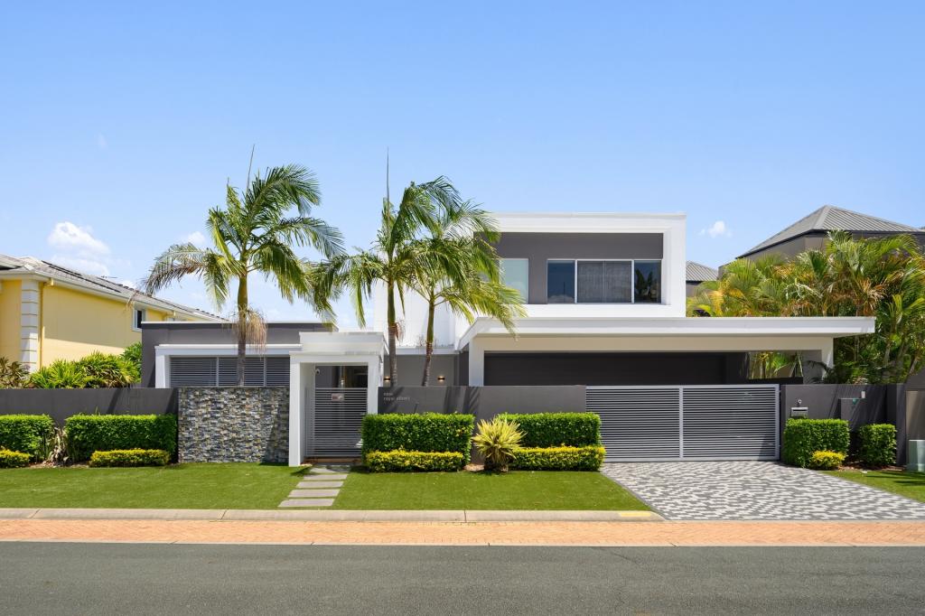 9 Royal Albert Cres, Paradise Point, QLD 4216