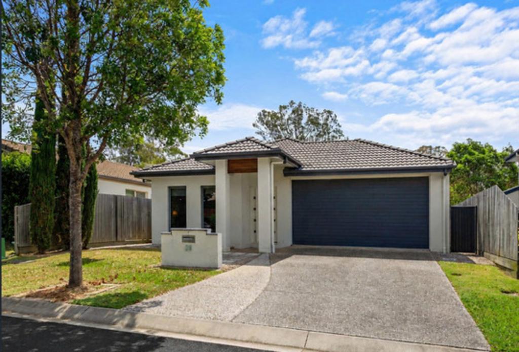 13 Sedgemoor St, Carseldine, QLD 4034