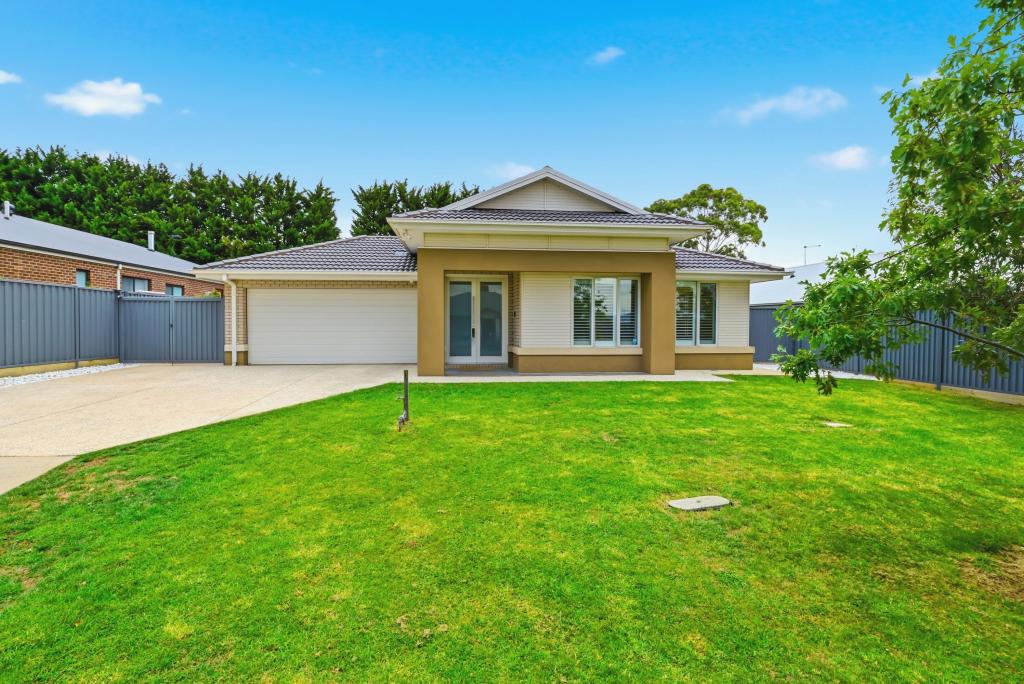 15 Casuarina Dr, Romsey, VIC 3434