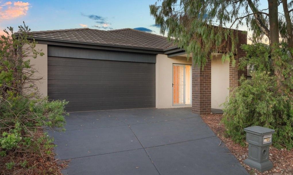 62 BROWNLOW DR, POINT COOK, VIC 3030