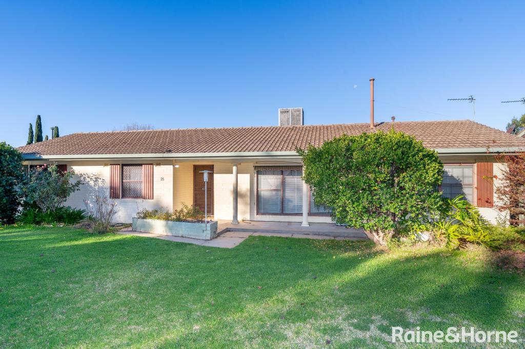 25 Dalkeith Ave, Lake Albert, NSW 2650