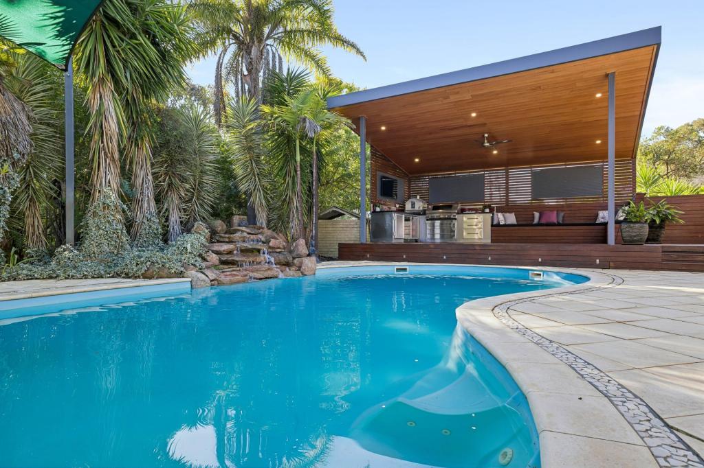 15 Wolfe Rd, Banjup, WA 6164