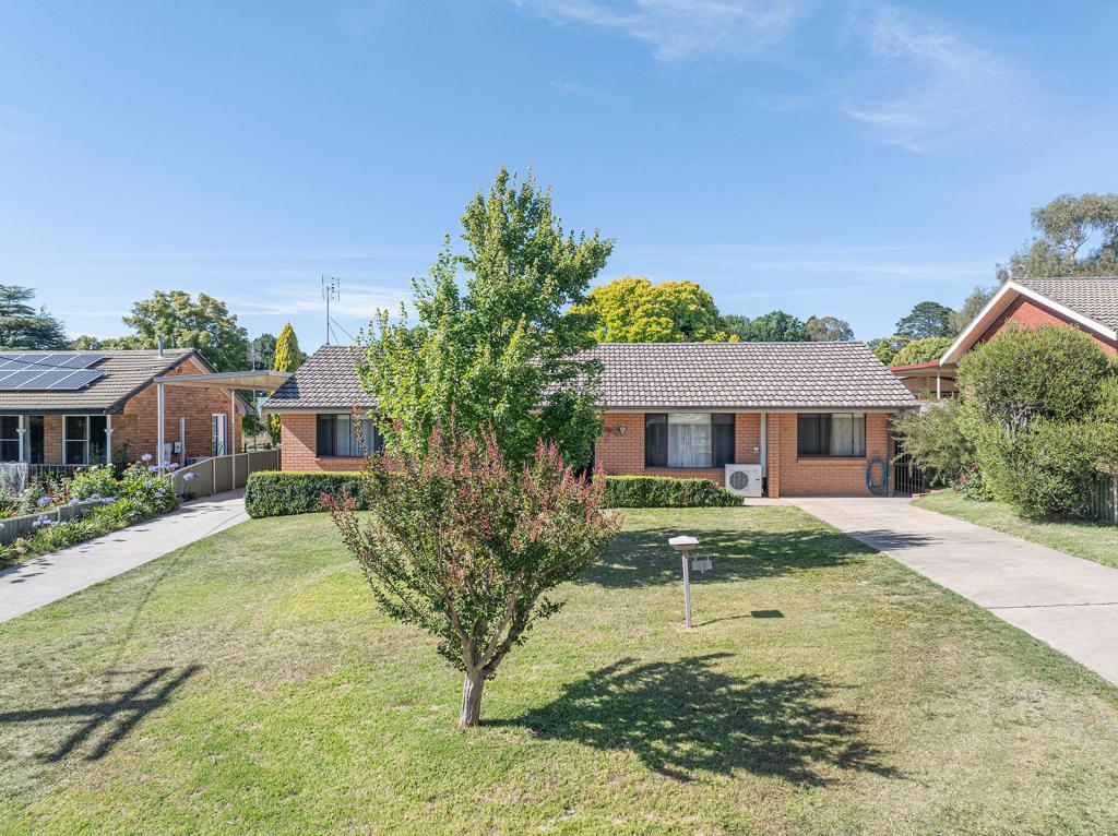 13 Rowlands St, Blayney, NSW 2799